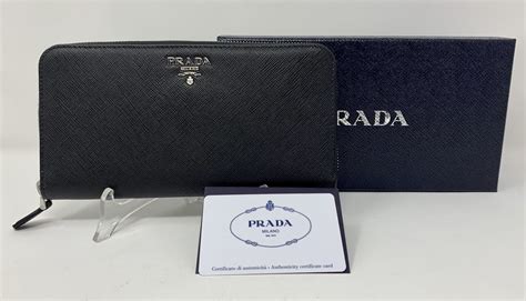 cartella portadocumenti donna prada|Scopri la nuova collezione di portafogli di Prada donna su.